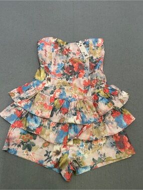 Women’s IT Girl Floral Strapless Romper Medium NWT Boho Ruffle